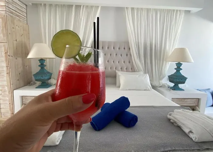 Hotel Kouros & *