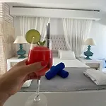 酒店 Kouros & Suites--faliraki--adults Only *