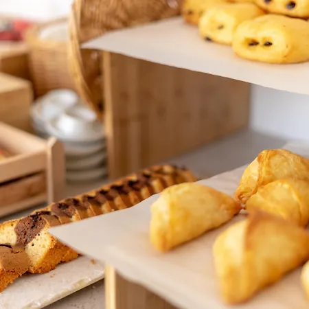 Szálloda Kouros & *