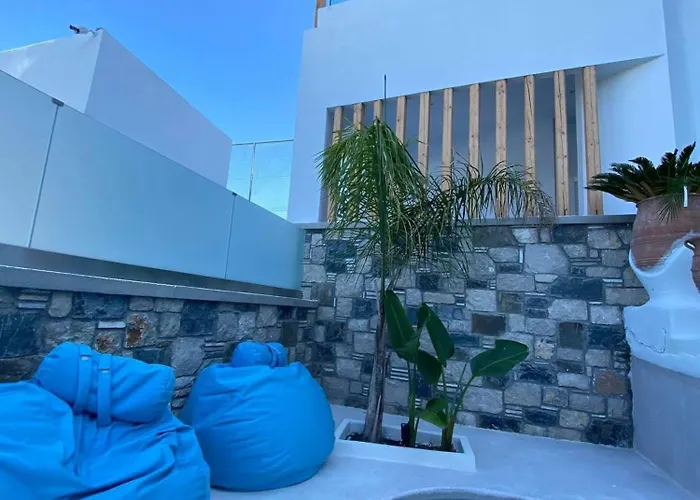 Kouros & Hotel